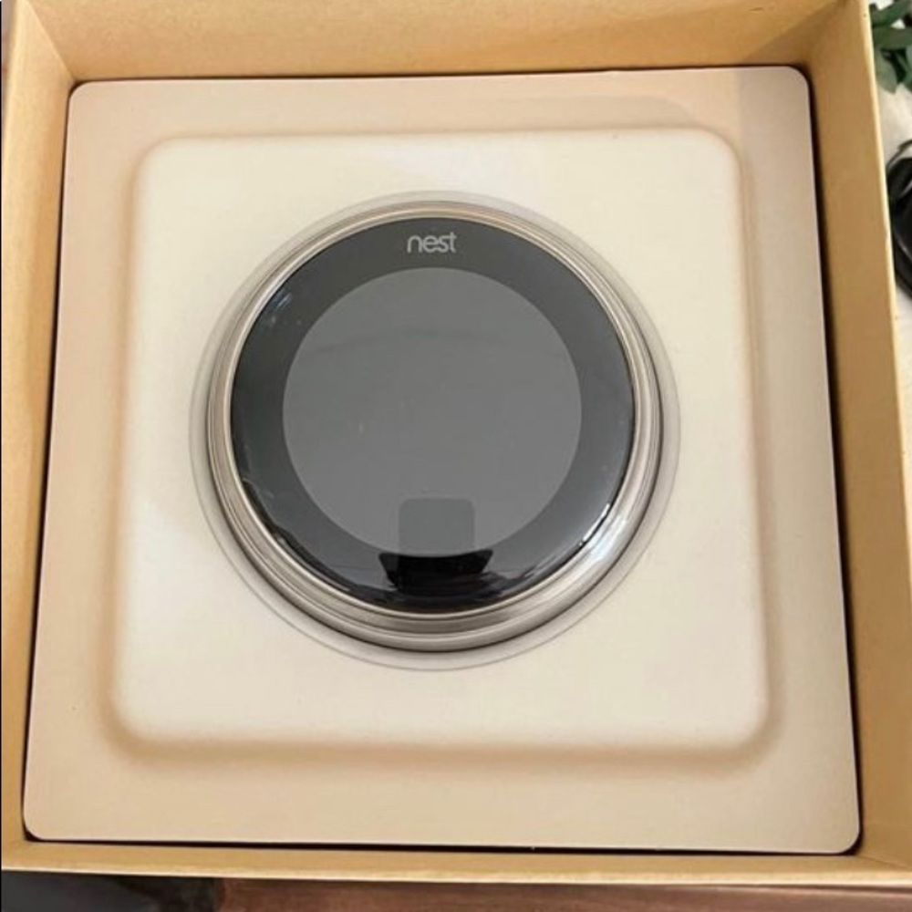 This is a nest thermostat, like new.